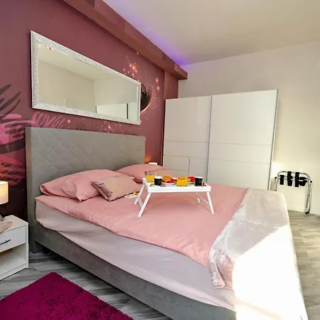 Luxury Laura 아파트 *