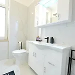 Luxury Laura Апартаменти *