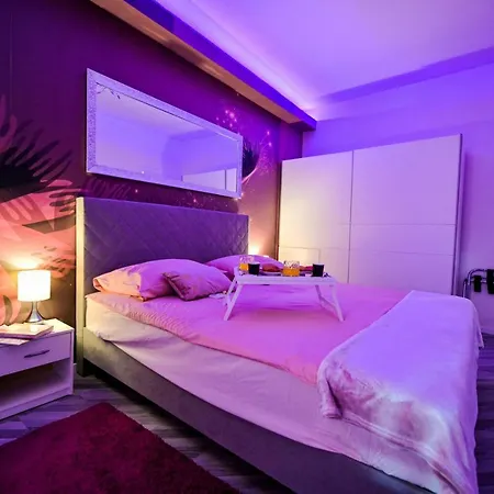 Luxury Laura * زادار