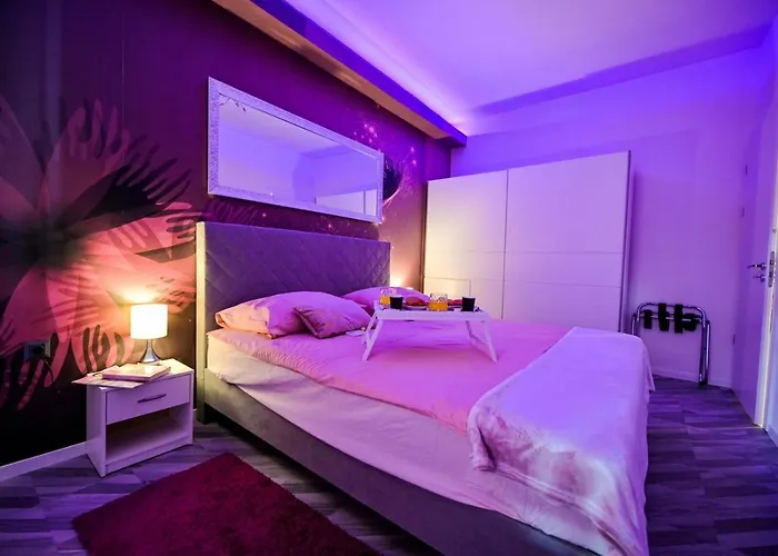 Luxury Laura * Ζαντάρ