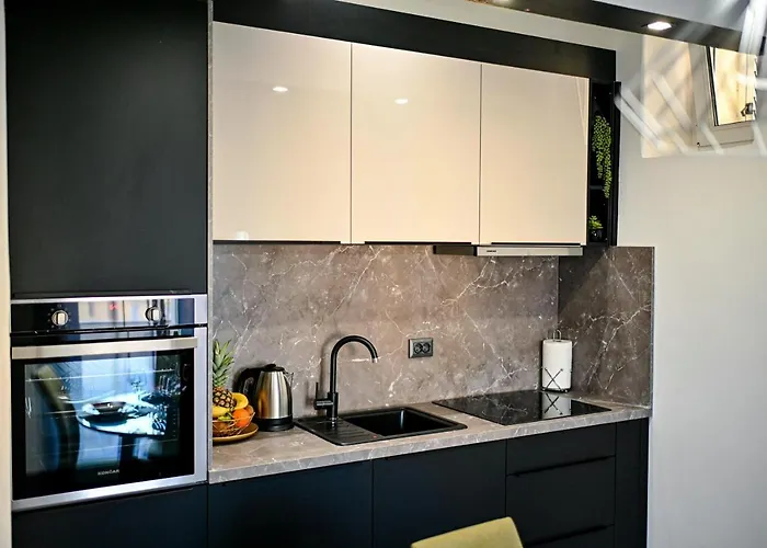 Luxury Laura * Ζαντάρ