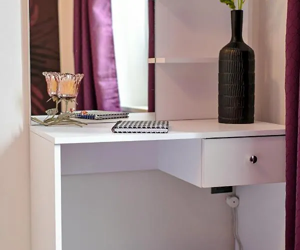 Luxury Laura Ζαντάρ